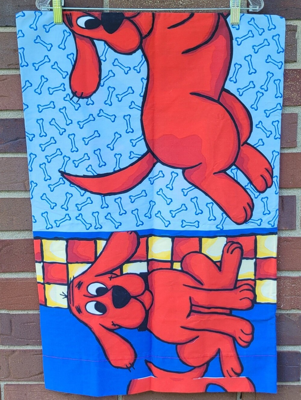 Vintage Y2K Dan River Clifford The Big Red Dog Standard Pillowcase Vibrant Color
